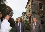Ispred stare bolnice, buduće Visoke medicinske škole